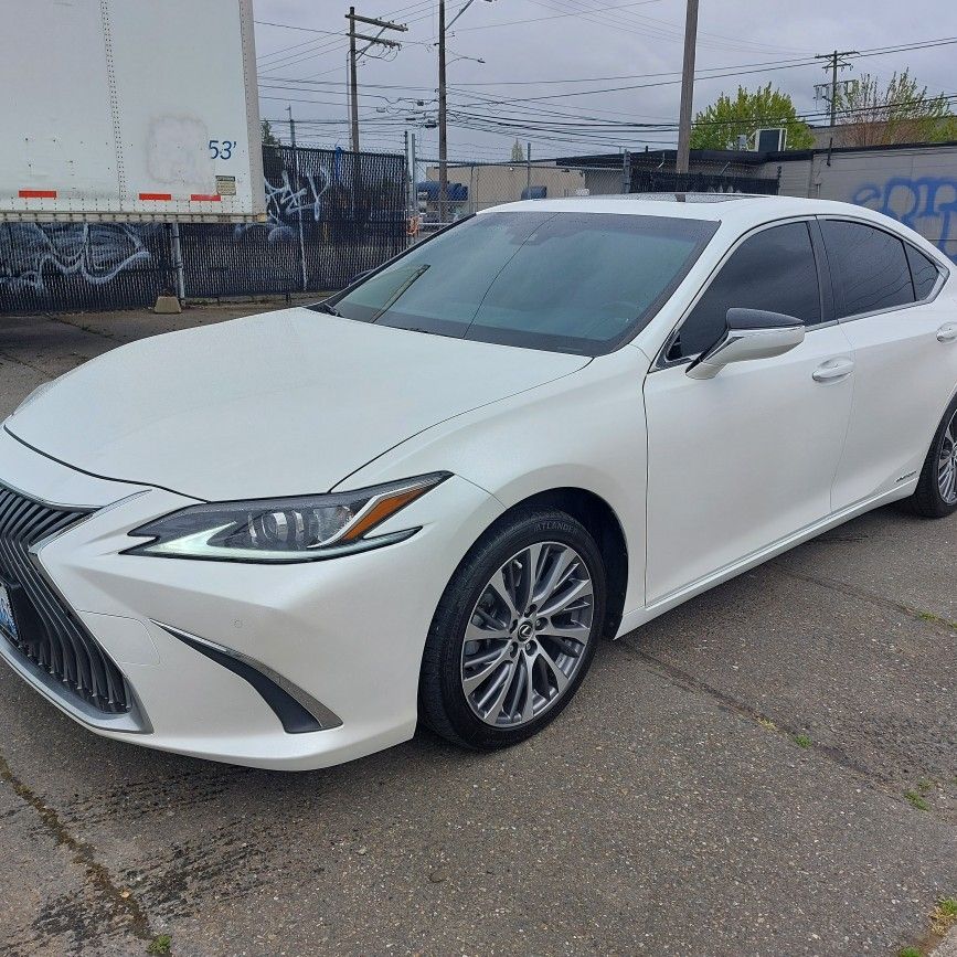 2019 Lexus ES 300h