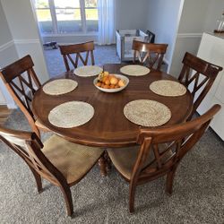 Round Dinning Table + 6 Chairs