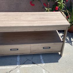 Chale Table $20.00 As-is
