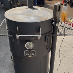 Oklahoma Joe  Bronco Barrel  Smoker /grill 