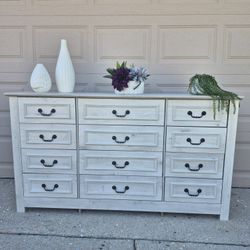 OVERSIZE 12 DRAWERS DRESSER OFF WHITE NEW CONDITION 63X17X36 ROLLING DRAWERS A LOT OF STORAGE 