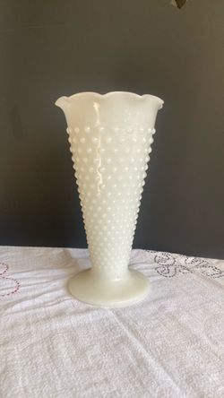 Vintage Fenton Milk Glass Bubble Vase