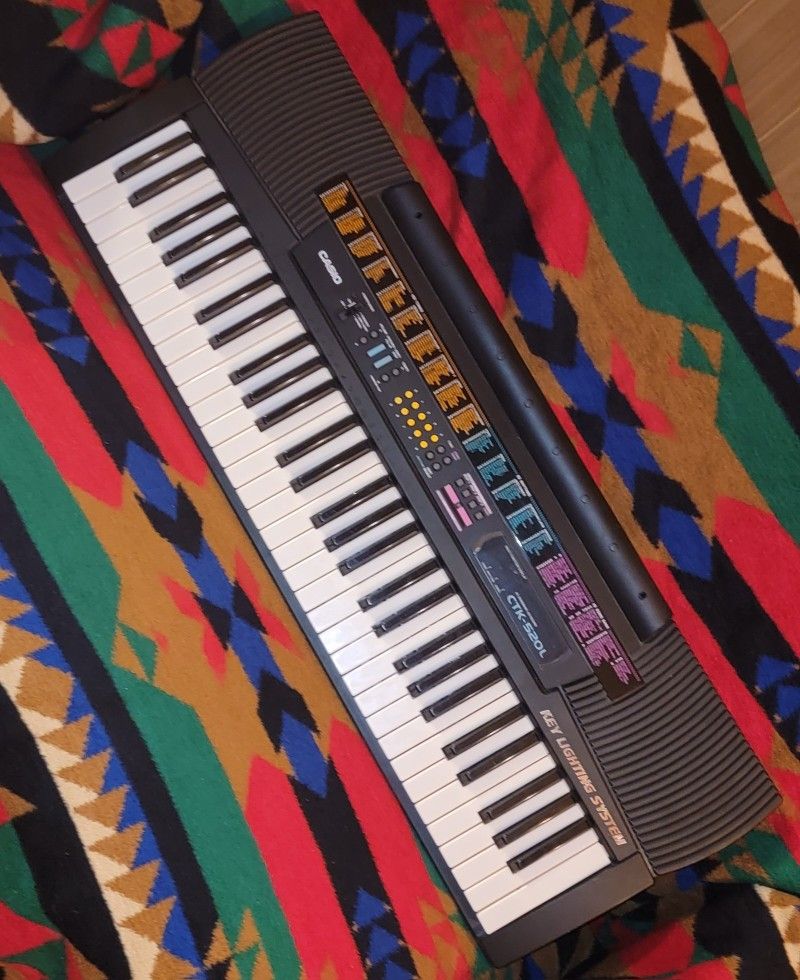 Casio CTK-520L Key Lighting System Keyboard