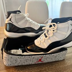 Jordan 11 Retro Concord (Size 11)