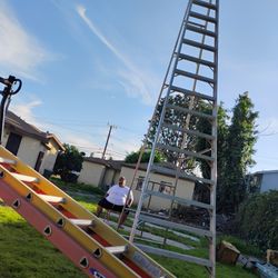 18 Ft Aluminum Step Ladder Like New 