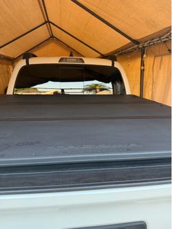 2016 - 2023 Toyota Tacoma tonneau cover Oem