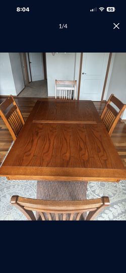 Dining table. 6 chairs. Leaf.