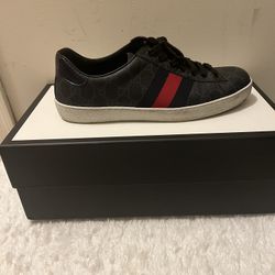 Gucci Mens Ace GG Supreme Sneaker