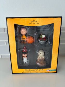 Hallmark Peanuts It’s The Great Pumpkin Charlie Brown 4 Ornaments Set
