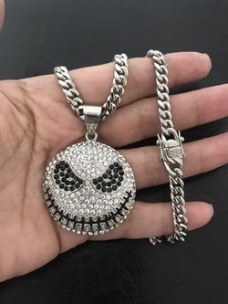 Stainless steel pendant with chain