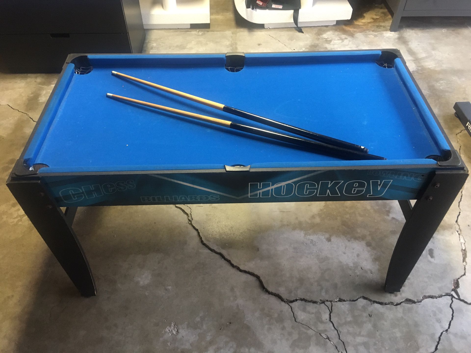 Mini pool table/air hockey