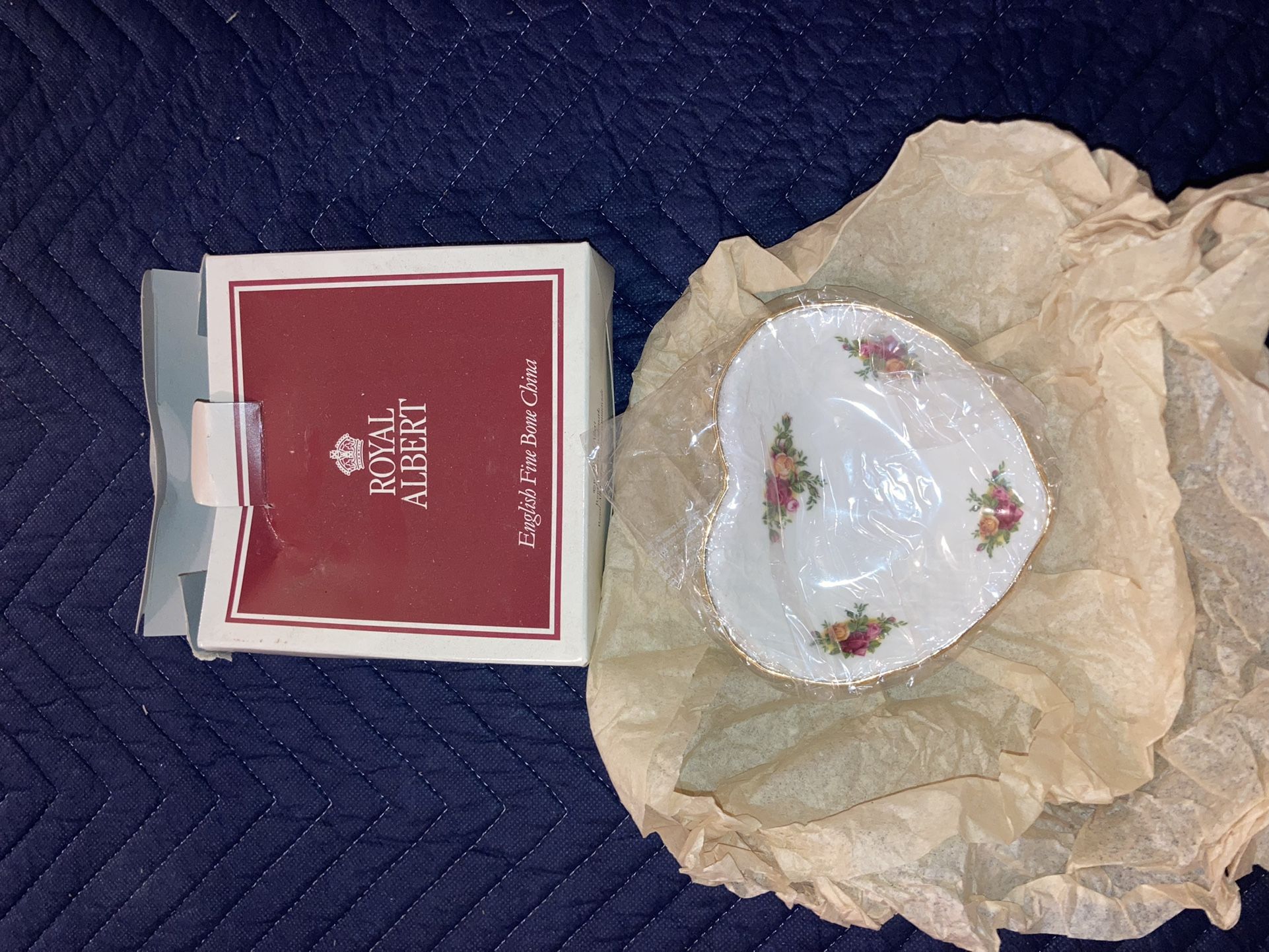 Vintage Royal Albert Old Country Roses Bone China Heart Shaped