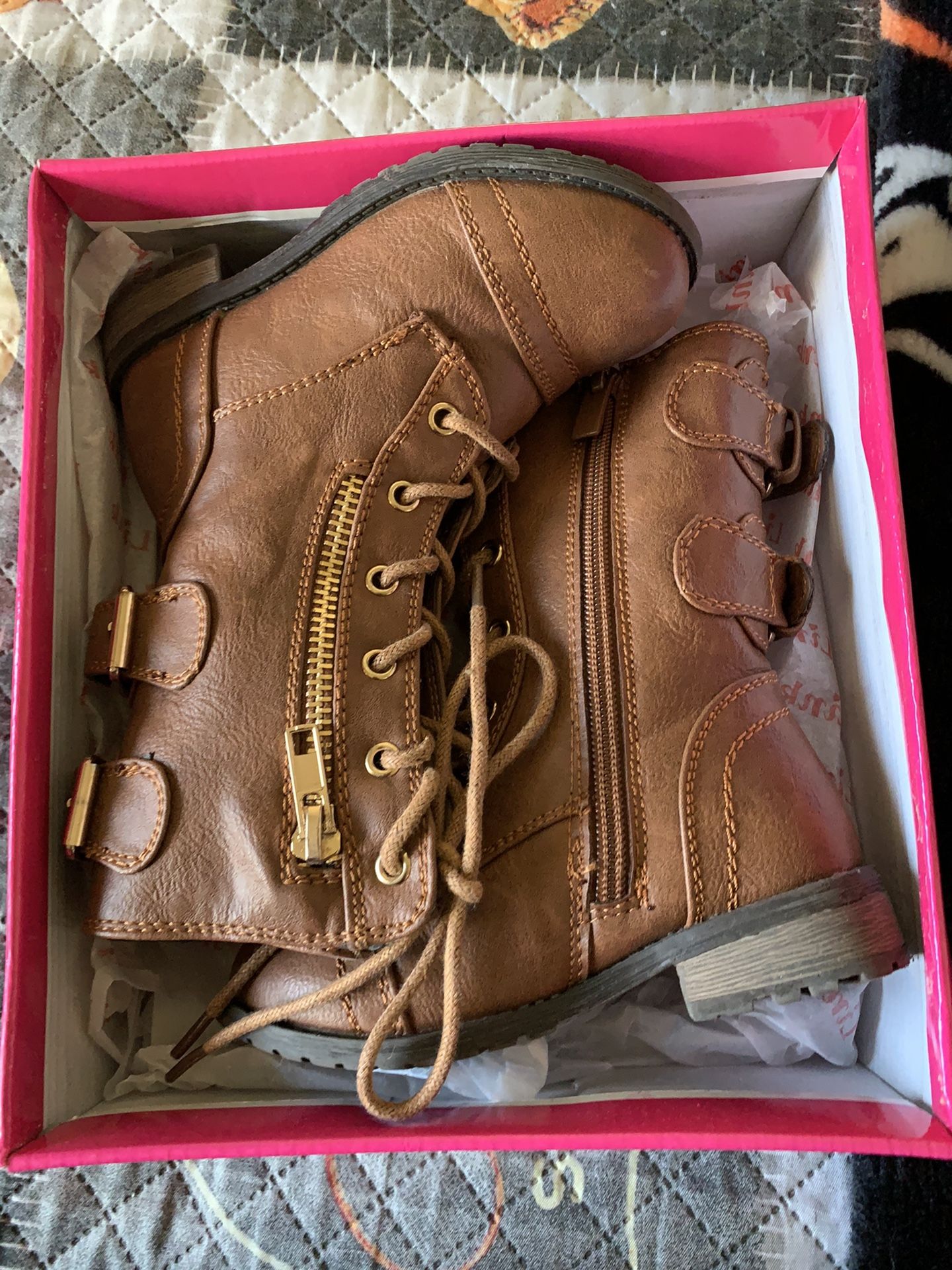 Toddler girl boots size 7 (toddler) great condition!