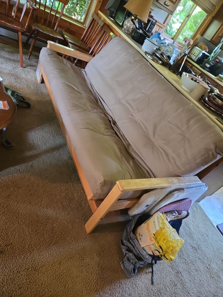 2 Futons