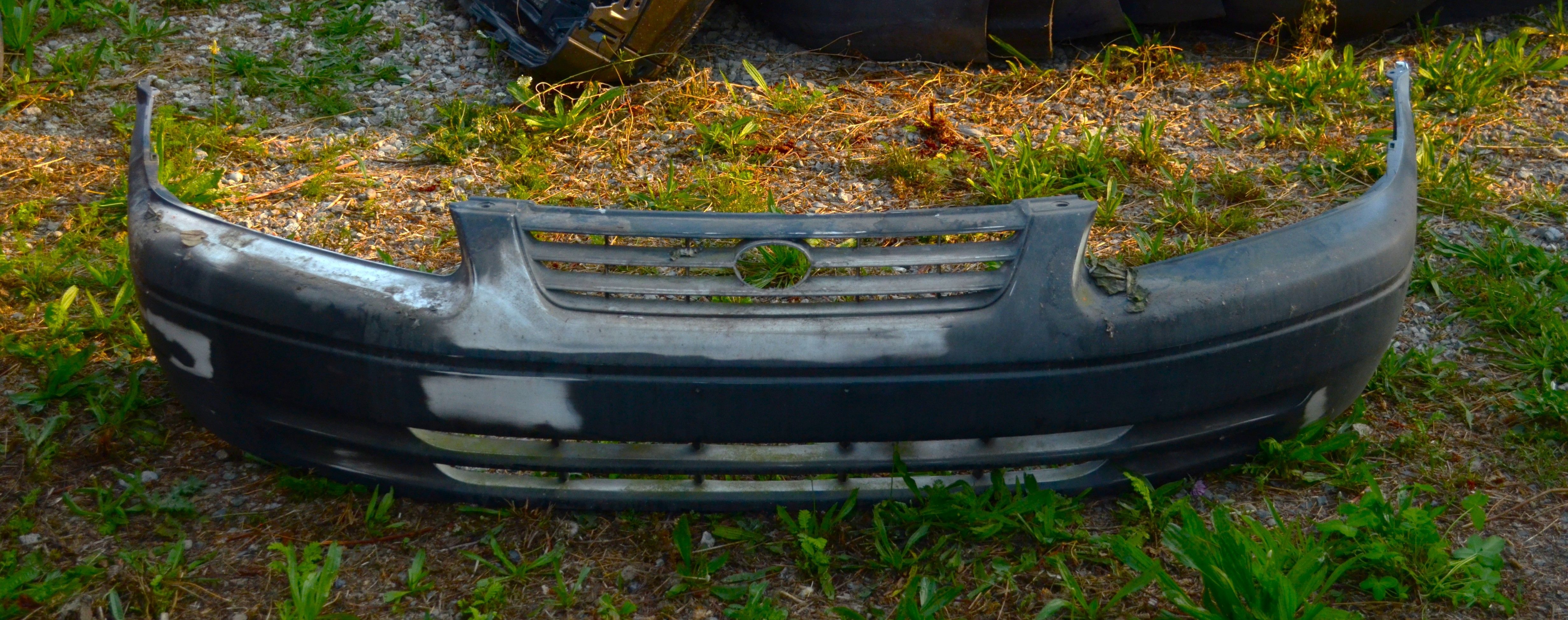USED REF#U0064 || 1997-1999 TOYOTA CAMRY || FRONT BUMPER COVER ONLY