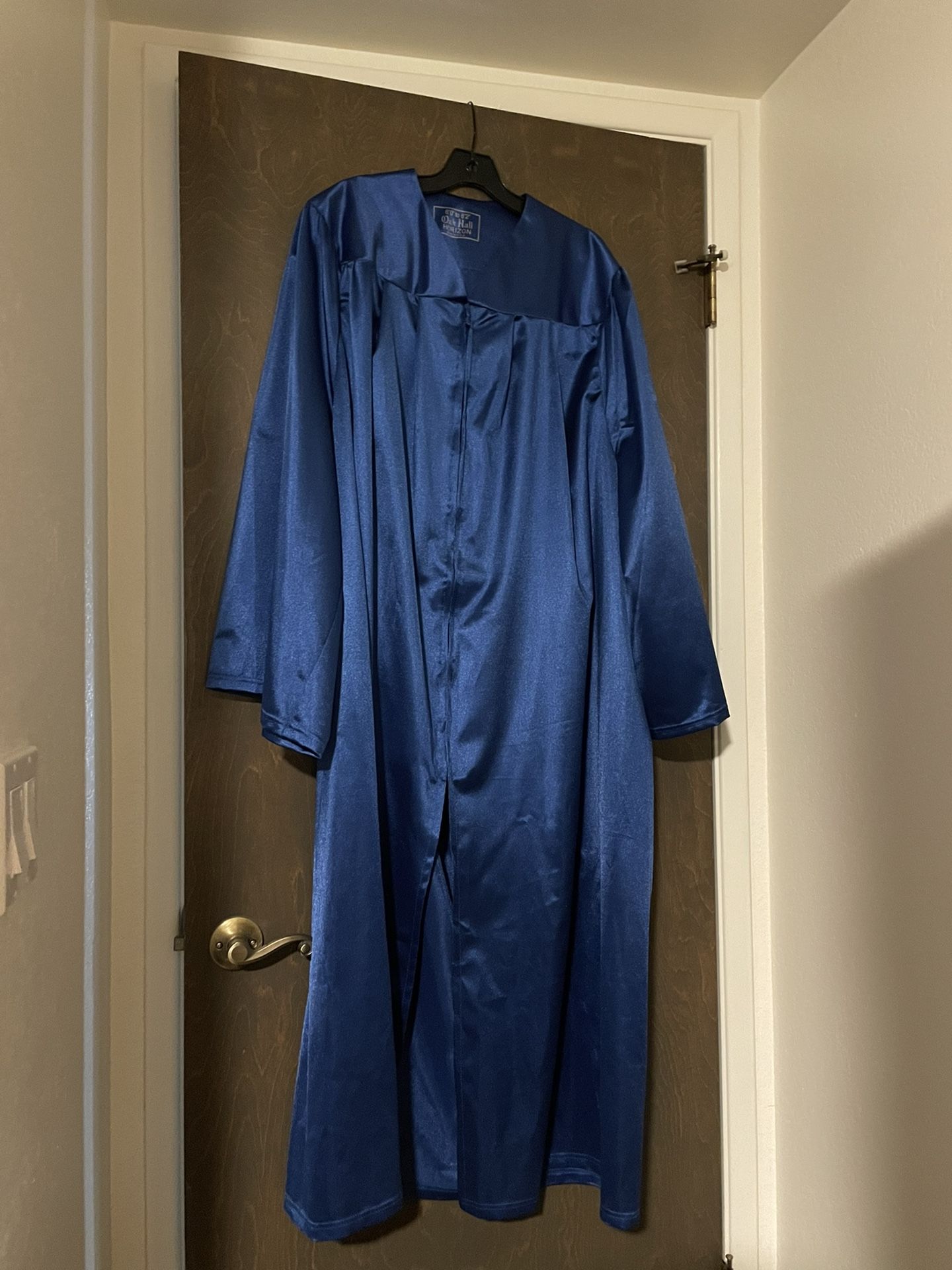 Oak Hall Graduation Cap & Gown