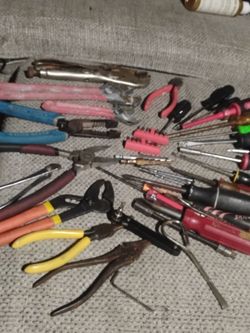 Mixed Hand Tool Lot Pliers Screwdrivers