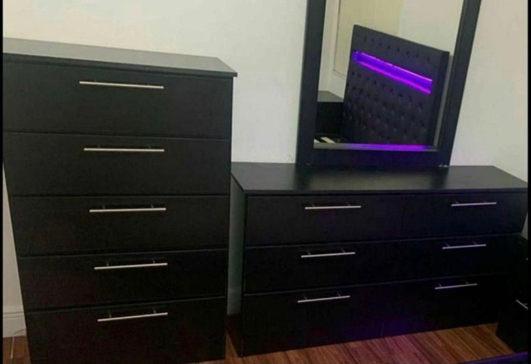 Black ⚫️ Dresser Whit Mirror, Chest And Two Nightstands ⚫️Comoda Con Espejo Gavetero Y Dos Mesitas 