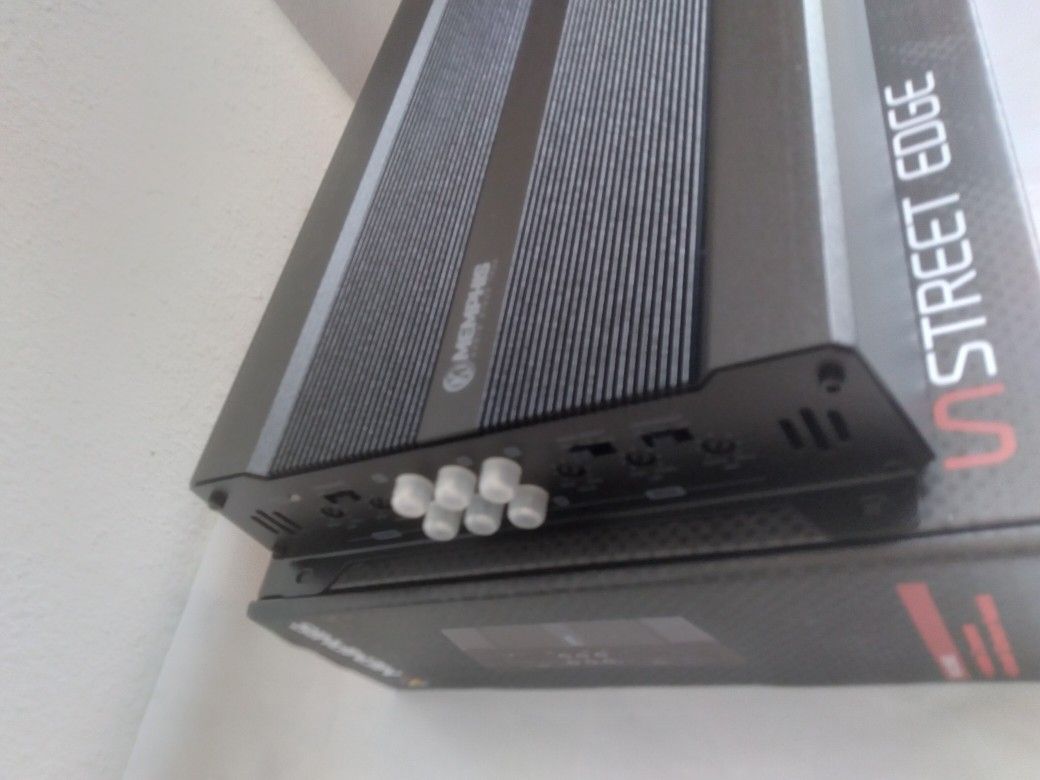 MEMPHIS 1200 WATTS 4  CHANNEL BUILT-IN CROSSOVER CAR AMPLIFIER ( BRAND NEW PRICE IS LOWEST  )
