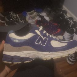 New Balance 2002r