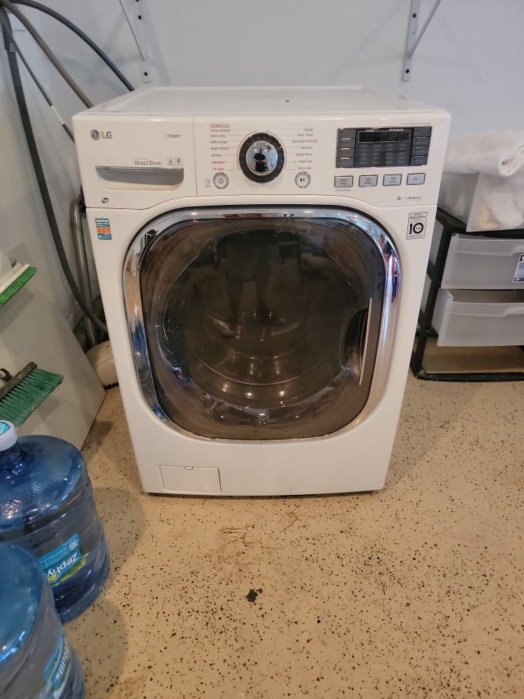 🧺 LG All-in-One Washer Dryer Combo (Model WM3997HWA) – Excellent Condition