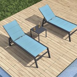 Outdoor chaise Lounge Chairs (2)