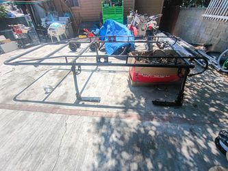 Universal ladder rack