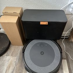 Roomba Combo i5+ Robot Vacuum and Mop