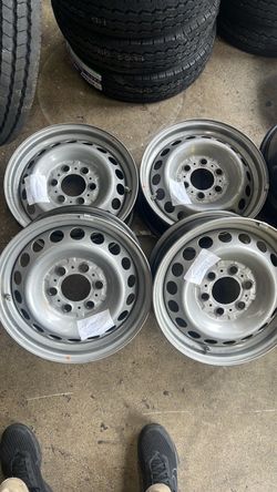 Use set of Mercedes Sprinter 16x6.5 6x127 ET45 steel
