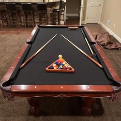 Pristine Condition Pool table, cover, 2 standard cues, 1 bridge cue, wood rack, brush, arasmith premium ball set 