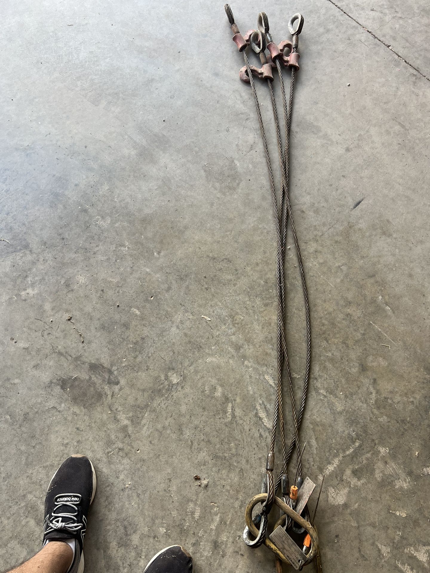 3/8 Wire Rope Slings With Hooks To Pick Up Heavy Things, 2 Hydraulic Hoses With Fittings, A Set Of Gauges To Set At A Desired Pressure