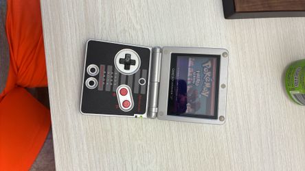Game Boy Advanced SP w/  Pokemon Fire Red