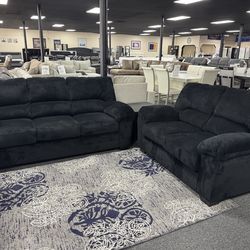 Black Sofa & Loveseat. 🚚WE DELIVER🚚