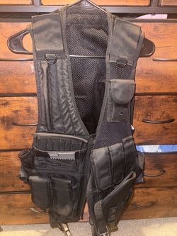 Turners Mens Tactical Vest- Black