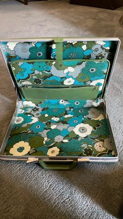Vintage Floral Hard Shell Suitcase Interior