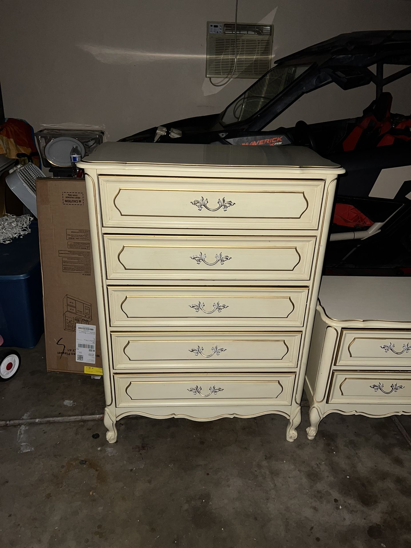 Dresser 