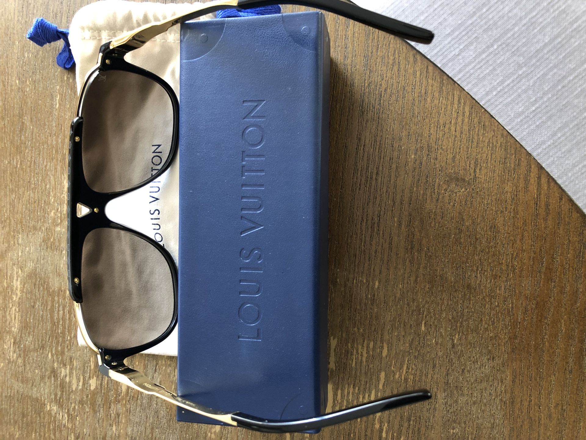 Kính Louis Vuitton LV Satellite Sunglasses Z1086W
