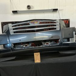 CADILLAC ESCALADE 2015-2020 FRONT BUMPER with GRILLE OEM