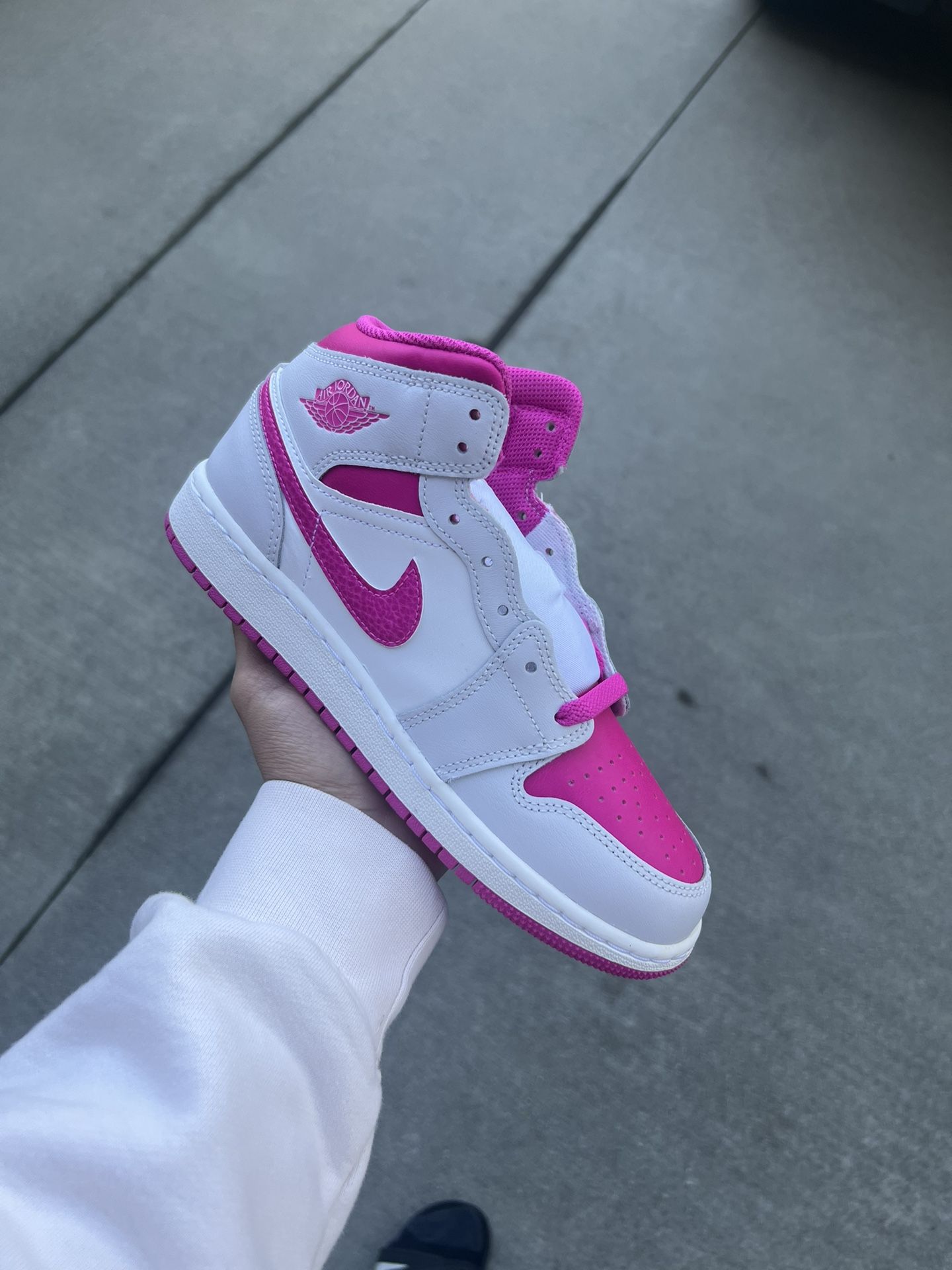 Jordan 1 Mid, Multiple Sizes