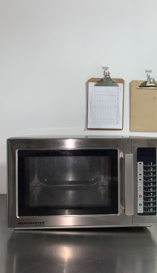 Amana Menumaster Commercial Microwave MCS10TS for Sale in Chicago, IL