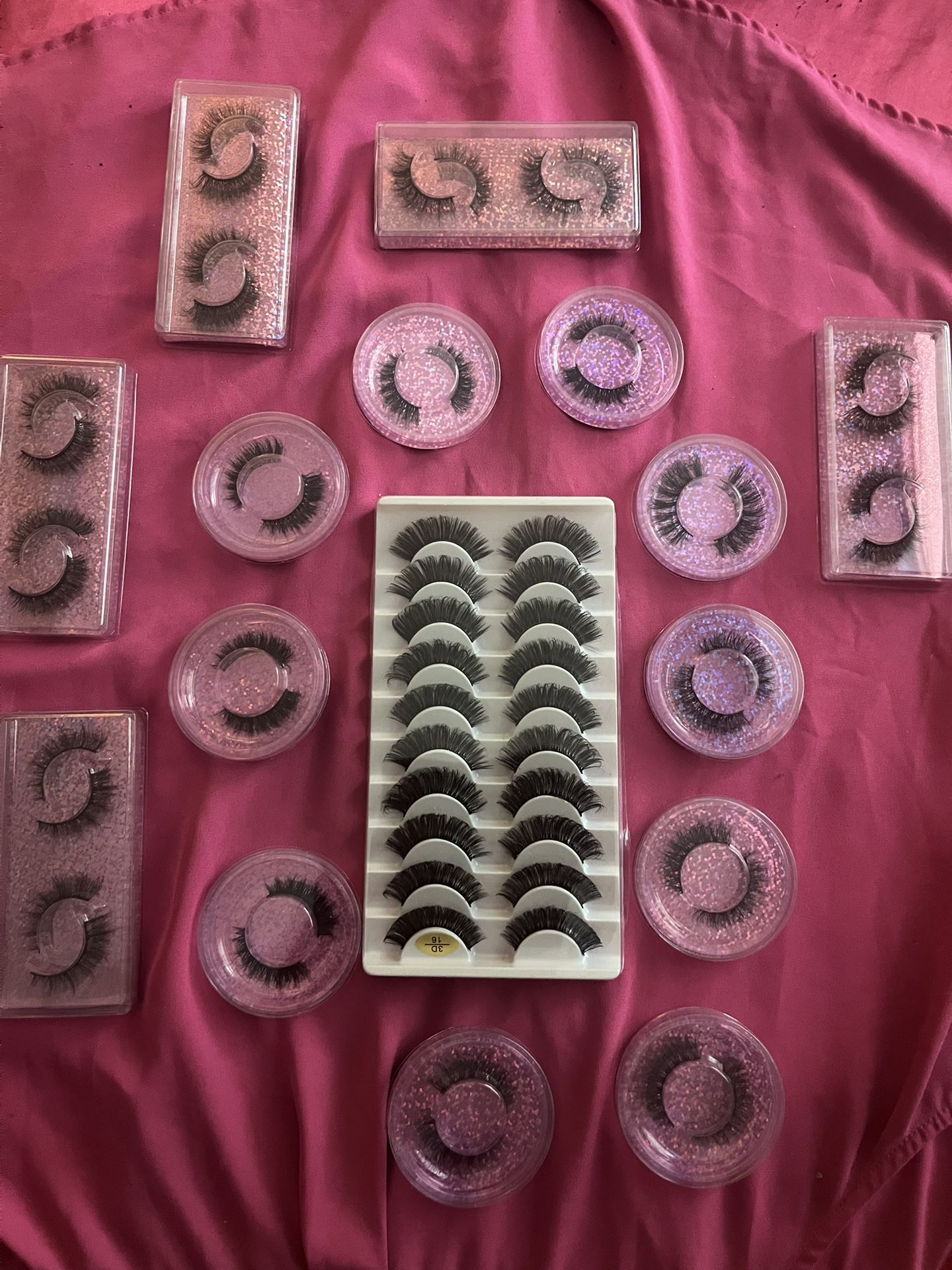 25 Sets Of Eyelashes 