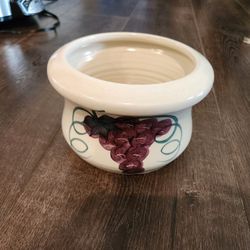 Contemporary Pottey Ceramic double bowl,dip chiller/warmer, chip and dip, Grape Design Wine, no damage good condition 