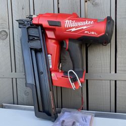 Milwaukee M18 FUEL 3-1/2 in. 18-Volt 21-Degree Framing Nailer (Tool-Only)