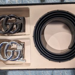 NWOT Gucci OS belt And Interchangeable Belt Buckles 