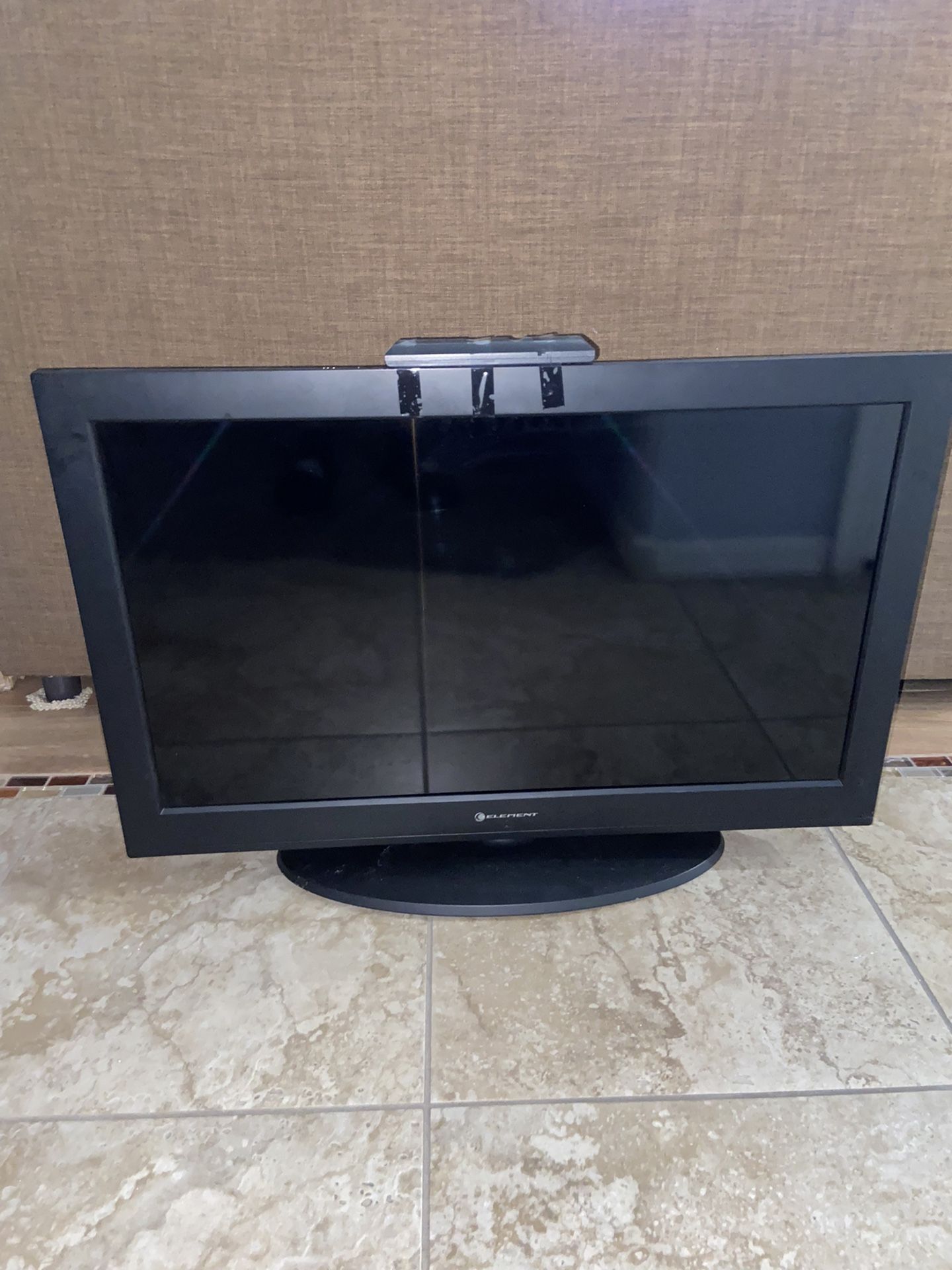 32” Element Tv