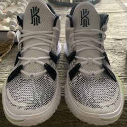 Nike Kyrie Brooklyn Beats