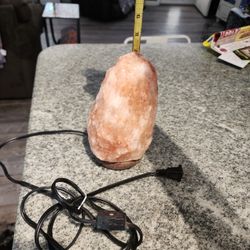 Pure Himalayan SALT lamp. Look At All The Pictures To Appreciate The Deep Colors In The Lamp