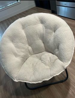 Cozy Lounge Chair