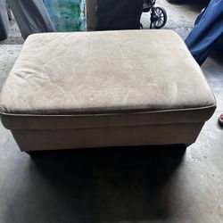 storage ottoman
