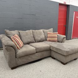 Reversible Taupe Sectional Sofa w/ Chaise! ***Free Curbside Delivery*** 